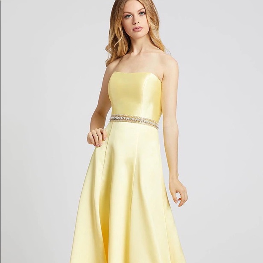 Mac Duggal STRAPLESS SATIN EVENING GOWN